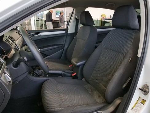 Used 2016 Volkswagen Passat 1.8T S image 10