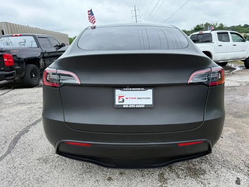 Used 2023 Tesla Model Y Long Range AWD/4WD image 3