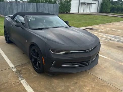 Used 2017 Chevrolet Camaro LT RWD image 2