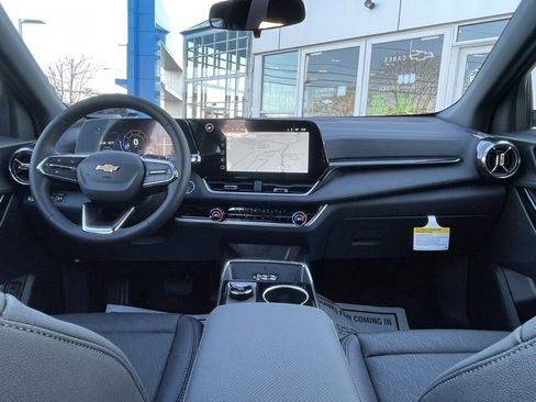 New 2026 Chevrolet Equinox LT w/ Convenience Package II image 3