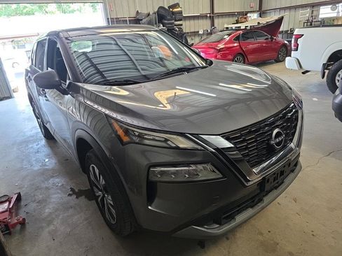 Used 2022 Nissan Rogue SV FWD image 4