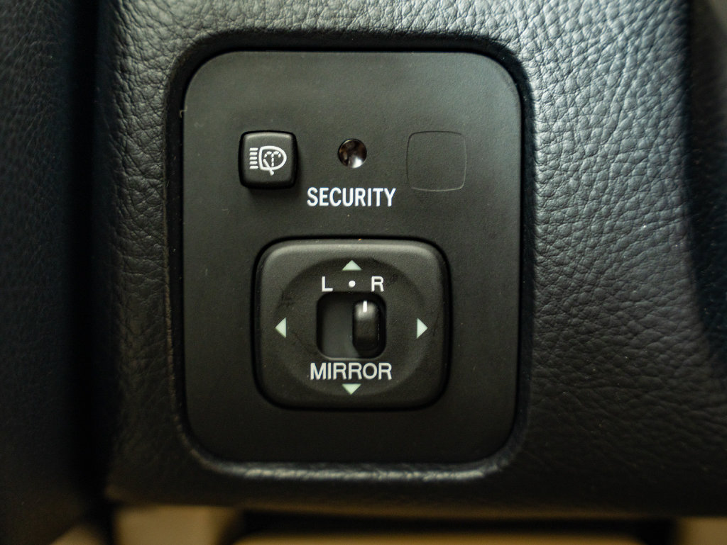 Used 2004 Lexus SC 430 Convertible w/ Preferred Accessory Pkg RWD image 27