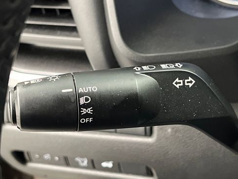 Used 2025 Nissan Rogue SV AWD/4WD image 41