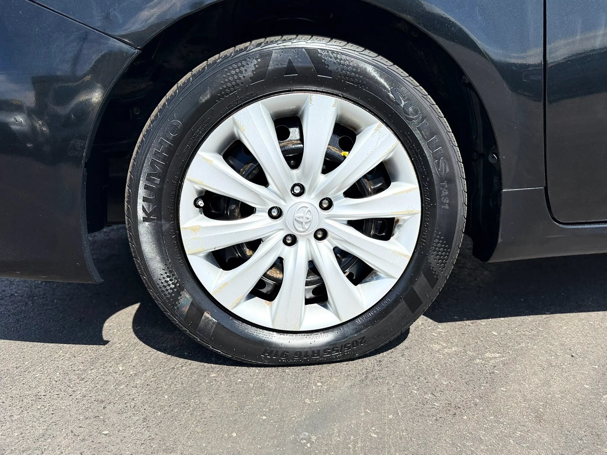 Used 2012 Toyota Corolla LE FWD image 37