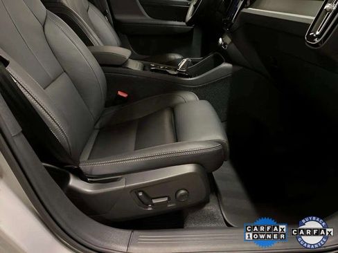 Used 2025 Volvo XC40 B5 Plus image 85