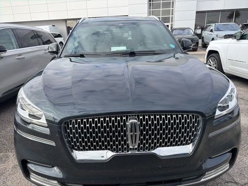 Used 2022 Lincoln Aviator Reserve w/ Equipment Group 201A image 2