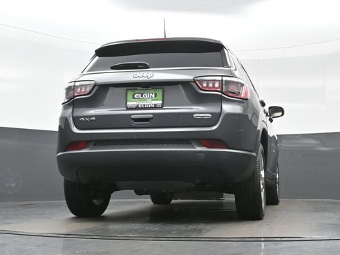 Used 2024 Jeep Compass Latitude AWD/4WD image 30