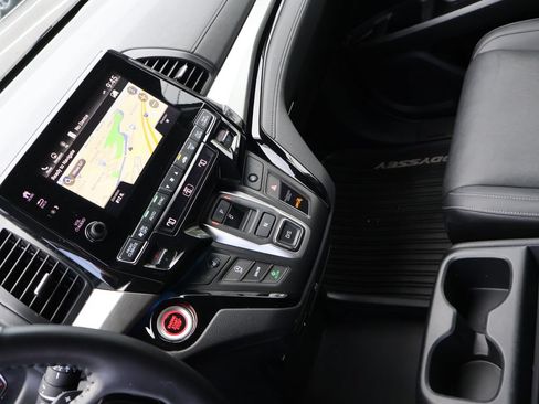 Certified 2024 Honda Odyssey Touring image 20