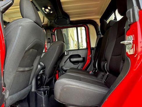 Used 2023 Jeep Gladiator Sport image 22