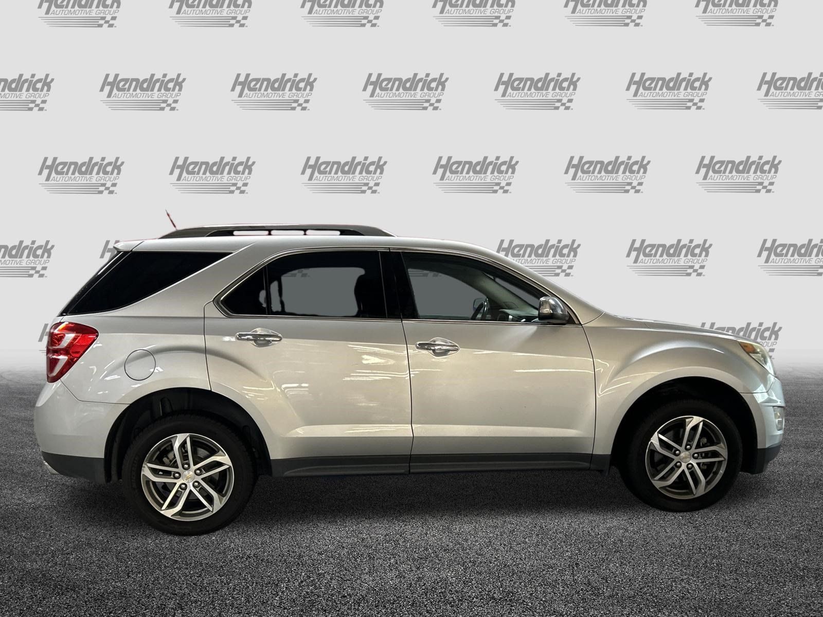 Used 2017 Chevrolet Equinox Premier w/ Enhanced Convenience Package AWD/4WD image 3