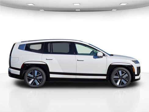 New 2026 Hyundai Ioniq 9 SEL image 9