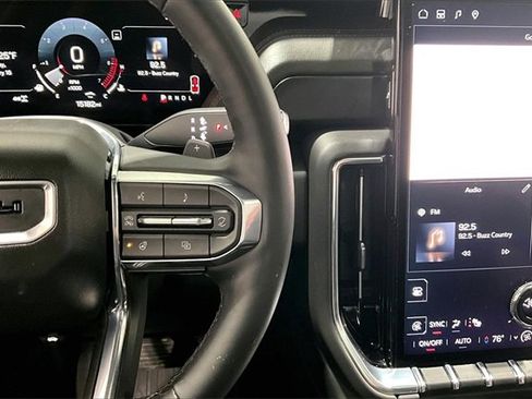 Used 2025 GMC Yukon Denali w/ Sun & Power Step Package image 12