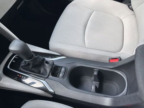 Used 2025 Toyota Corolla Cross L FWD image 30