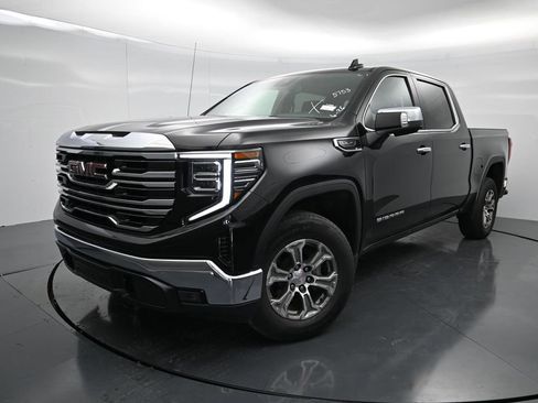 Used 2025 GMC Sierra 1500 SLT RWD image 9
