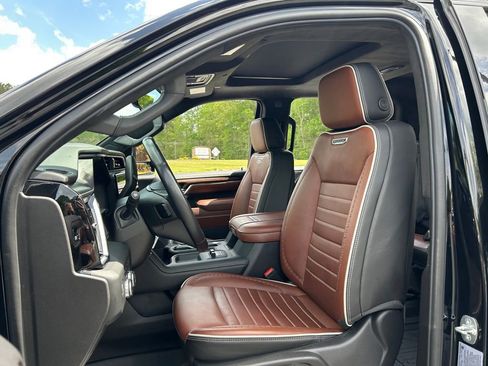 Used 2024 GMC Sierra 2500 Denali Ultimate AWD/4WD image 47