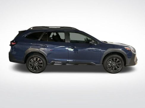 Used 2025 Subaru Outback Onyx Edition AWD/4WD image 8