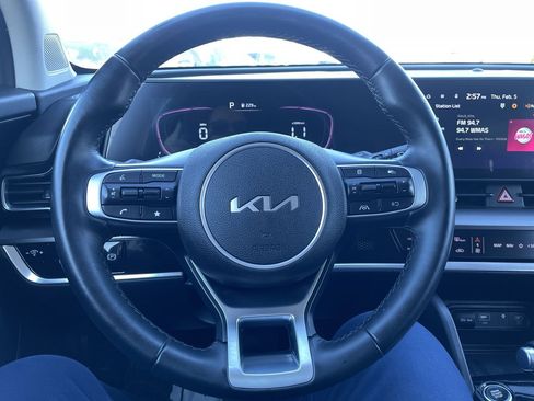 Used 2024 Kia Sportage EX image 17