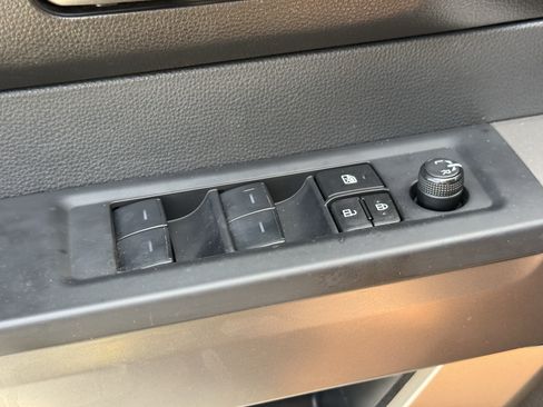 Used 2025 Toyota Tundra SR5 w/ SR5 Convenience Package AWD/4WD image 27