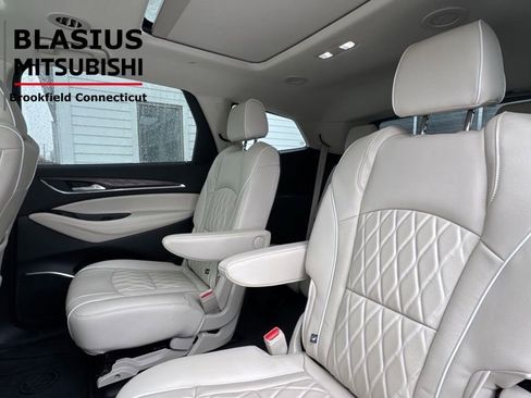 Used 2022 Buick Enclave Avenir image 20