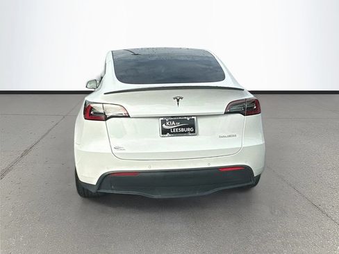Used 2022 Tesla Model Y Performance AWD/4WD image 6