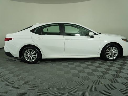 Used 2025 Toyota Camry LE image 9