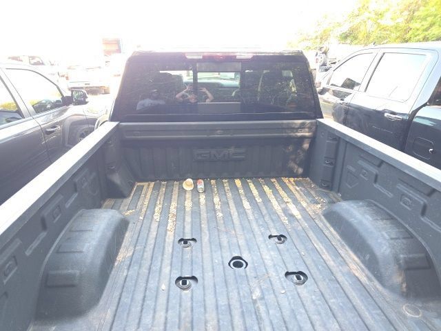 Used 2025 GMC Sierra 2500 AT4 w/ AT4 Premium Plus Package AWD/4WD image 8