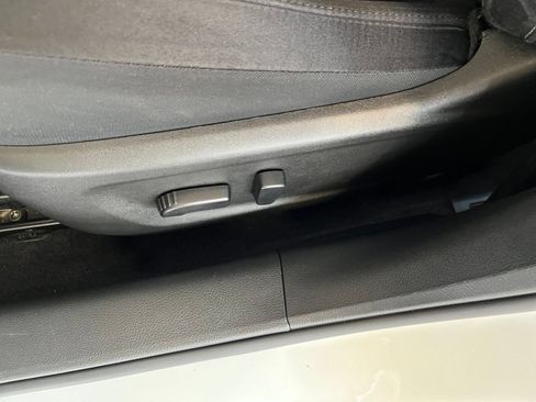 Used 2025 Nissan Altima 2.5 SV FWD image 21