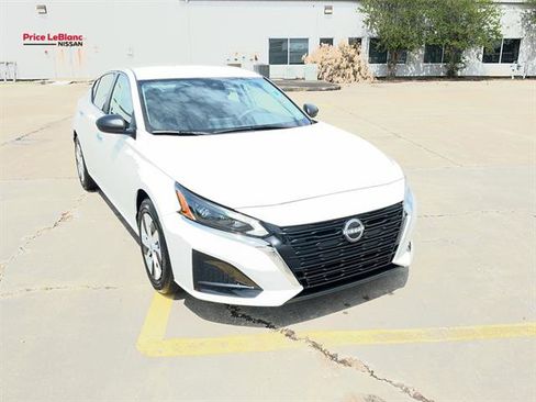 Used 2025 Nissan Altima 2.5 S image 1