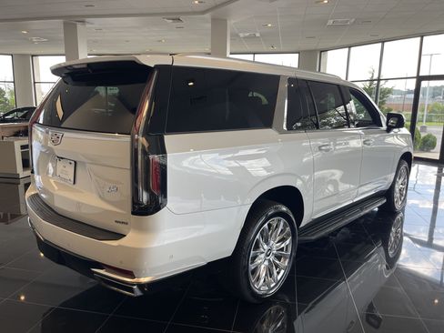 Certified 2024 Cadillac Escalade ESV Premium Luxury AWD/4WD image 6