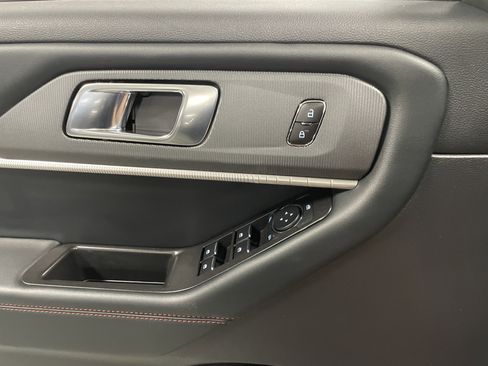 Used 2025 Ford Explorer ST-Line image 21