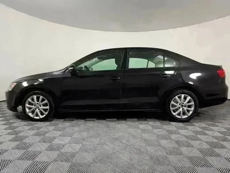 Used 2012 Volkswagen Jetta SE FWD image 6
