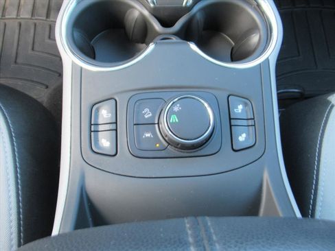 Used 2023 GMC Terrain SLE w/ Driver Convenience Package image 26