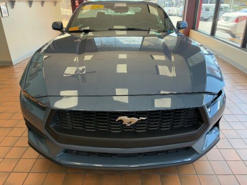 Used 2024 Ford Mustang Coupe RWD image 5