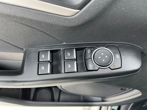 Used 2022 Ford Escape SE w/ SE Sport Appearance Package image 18