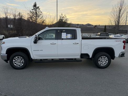 Used 2024 Chevrolet Silverado 2500 LTZ image 9