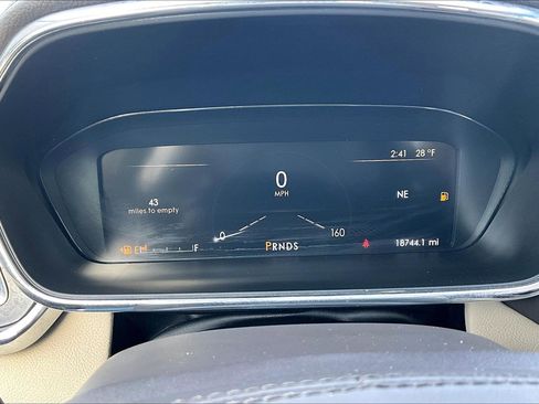 Used 2019 Lincoln Continental Select image 13