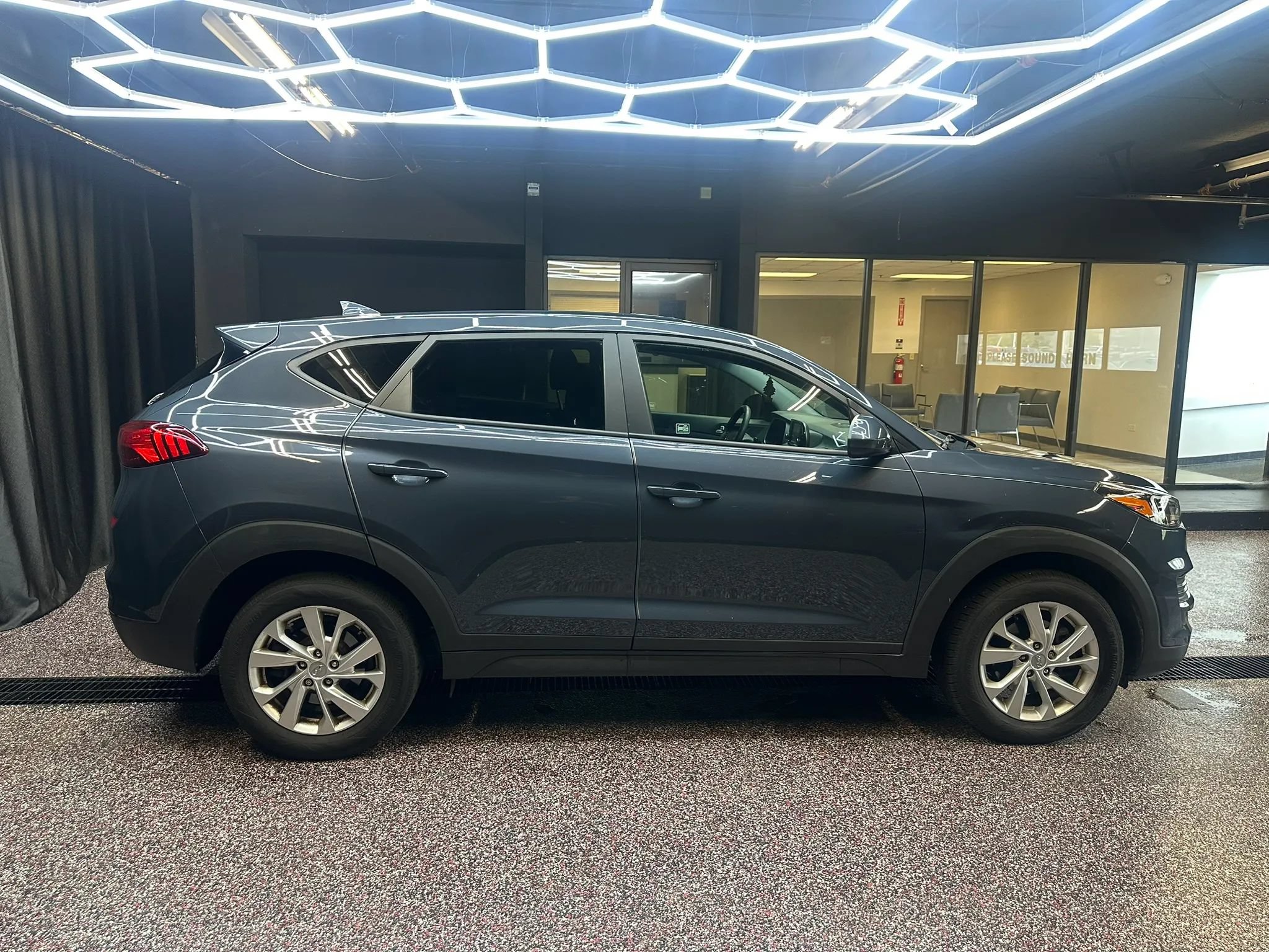 Used 2020 Hyundai Tucson SE w/ Cargo Package FWD image 8