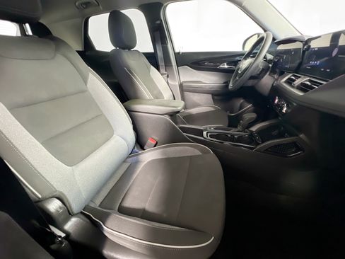 Used 2024 Chevrolet TrailBlazer LS w/ LS Convenience Package FWD image 29
