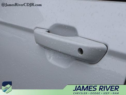 Used 2025 Jeep Grand Cherokee Altitude AWD/4WD image 20