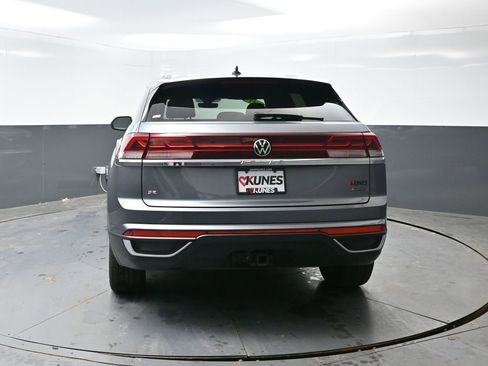 Used 2025 Volkswagen Atlas Cross Sport SE image 11