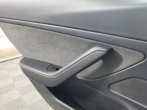 Used 2021 Tesla Model 3 Standard Range Plus image 16