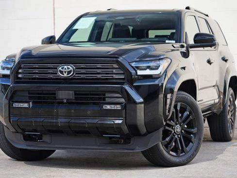 Used 2025 Toyota 4Runner Platinum AWD/4WD image 3