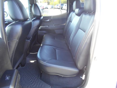 Used 2021 Toyota Tacoma TRD Pro AWD/4WD image 9