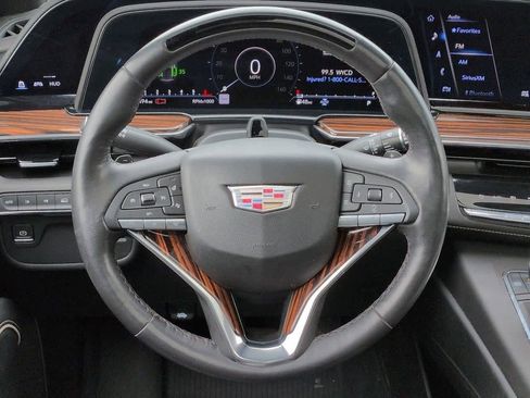 Used 2023 Cadillac Escalade Premium Luxury image 26