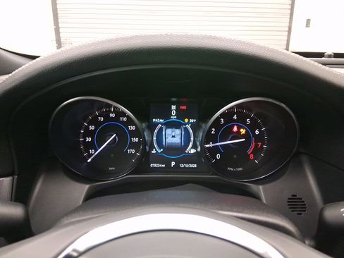 Used 2017 Jaguar XF R-Sport image 18