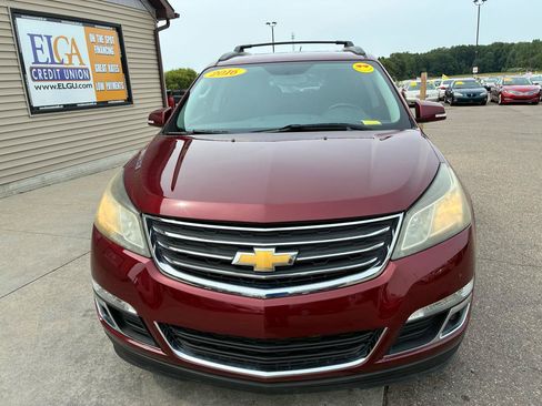Used 2016 Chevrolet Traverse LT w/ Style and Technology Package FWD image 2