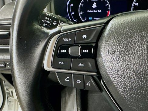 Certified 2018 Honda Accord Touring image 11