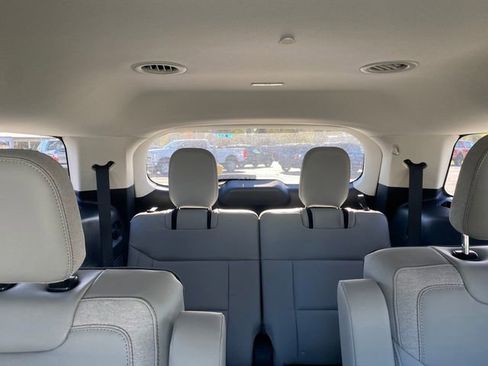 New 2026 Ford Explorer Active w/ Active Comfort Package image 36