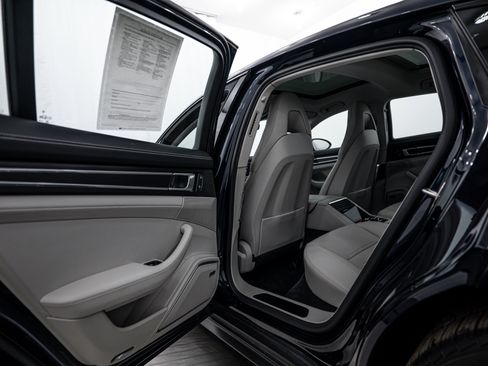 Certified 2022 Porsche Panamera 4 Platinum Edition image 22