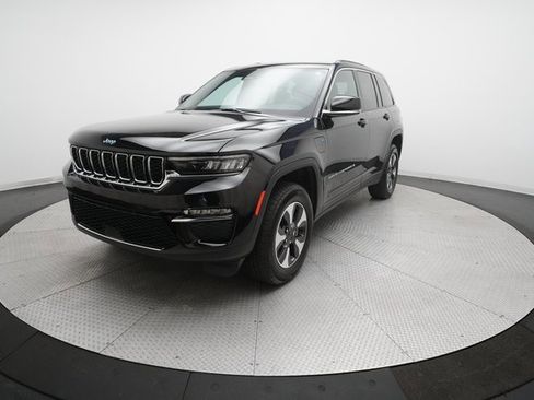 Used 2025 Jeep Grand Cherokee Limited 4xe image 33